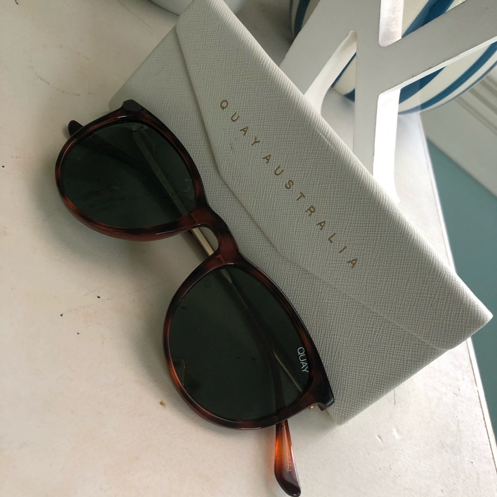 Quay Round Sunglasses